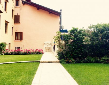 Inner garden of the residence.
